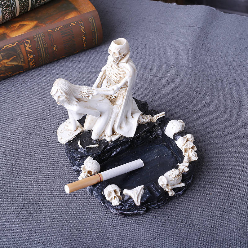 Cendrier Tte de Mort "Ftichisme de la cigarette" | Univers Skull Cendrier Tte de Mort "Ftichisme de la cigarette" | Univers Skull