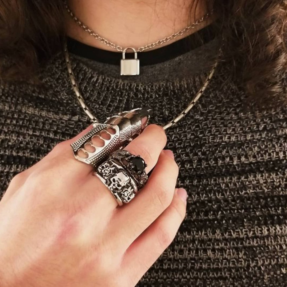 TOP 8 des Célébrités qui adorent les Bijoux Tête de Mort