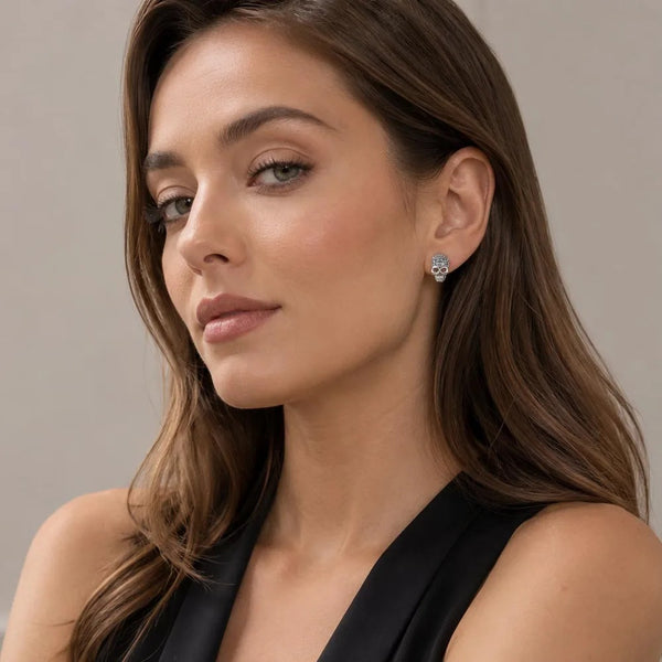 Boucles d'Oreilles Tête de Mort Crâne Noirci à Strass – vue 3