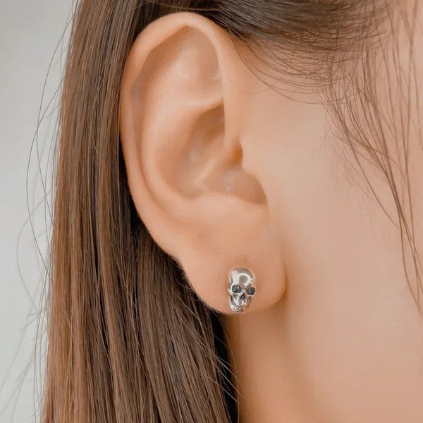 Boucles d'Oreilles Tête de Mort Mini Crâne en Argent 925 – vue 3
