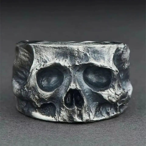 Bague tête de mort homme style brutaliste – Crâne massif en acier vieilli